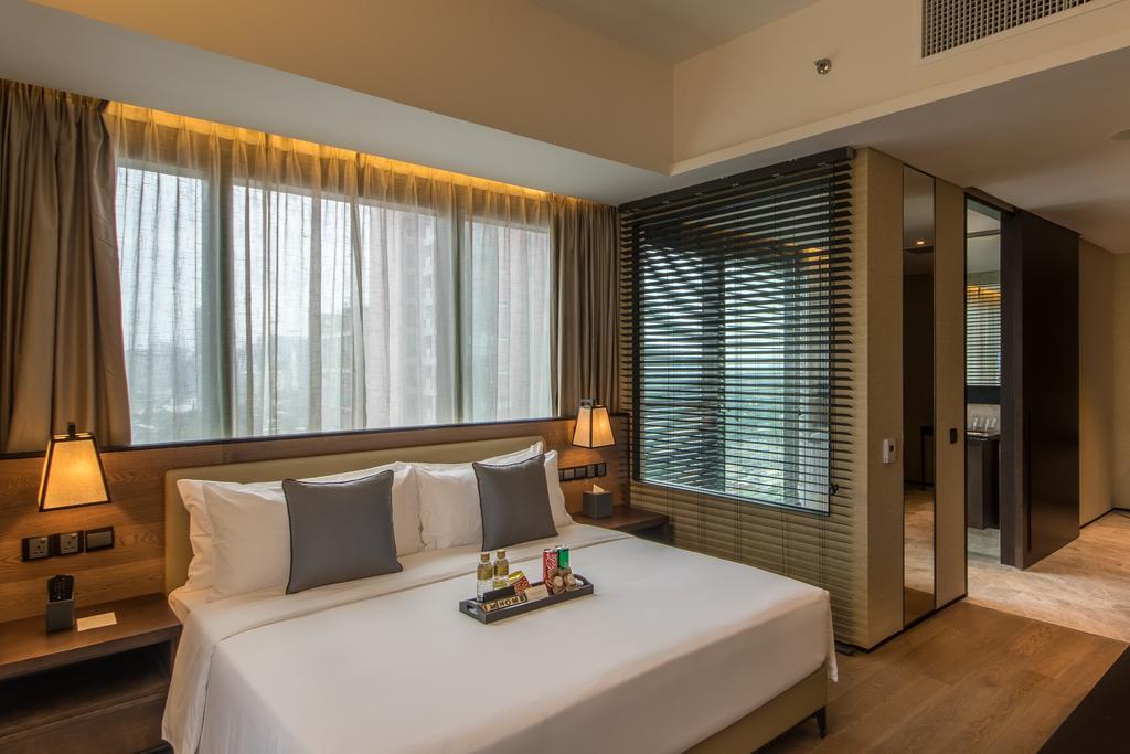 I'M Hotel Макати Экстерьер фото Deluxe Suite