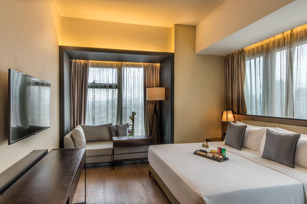 I'M Hotel Макати Экстерьер фото