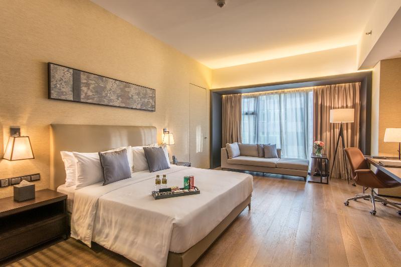 I'M Hotel Макати Экстерьер фото Deluxe Room