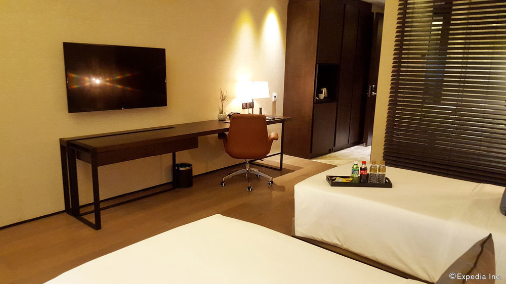 I'M Hotel Макати Экстерьер фото A room at the hotel