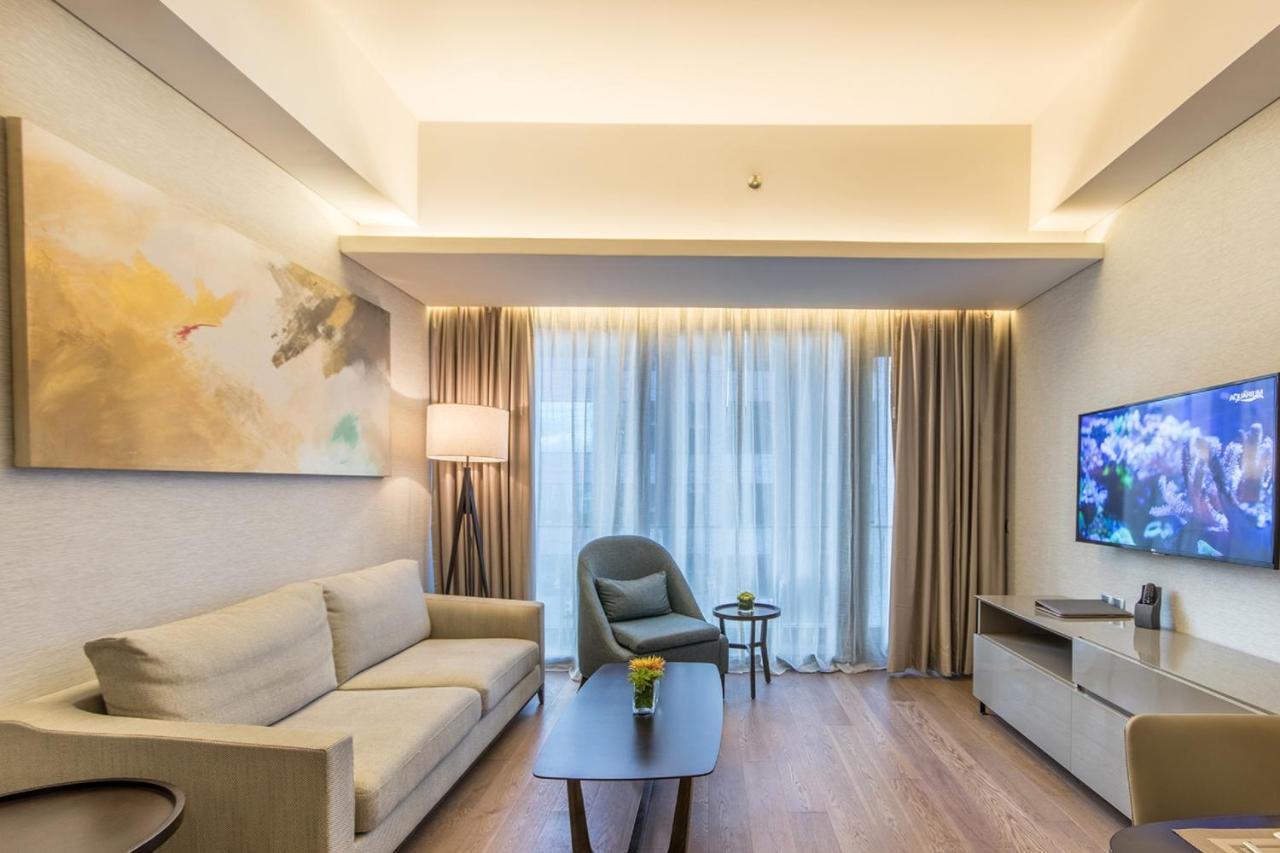 I'M Hotel Макати Экстерьер фото Living room
